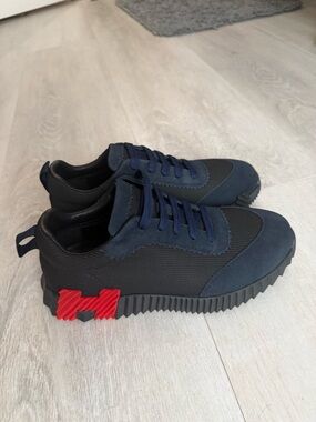 Women  Navy & Black Casual Lace-Up Sneakers with Red Accent